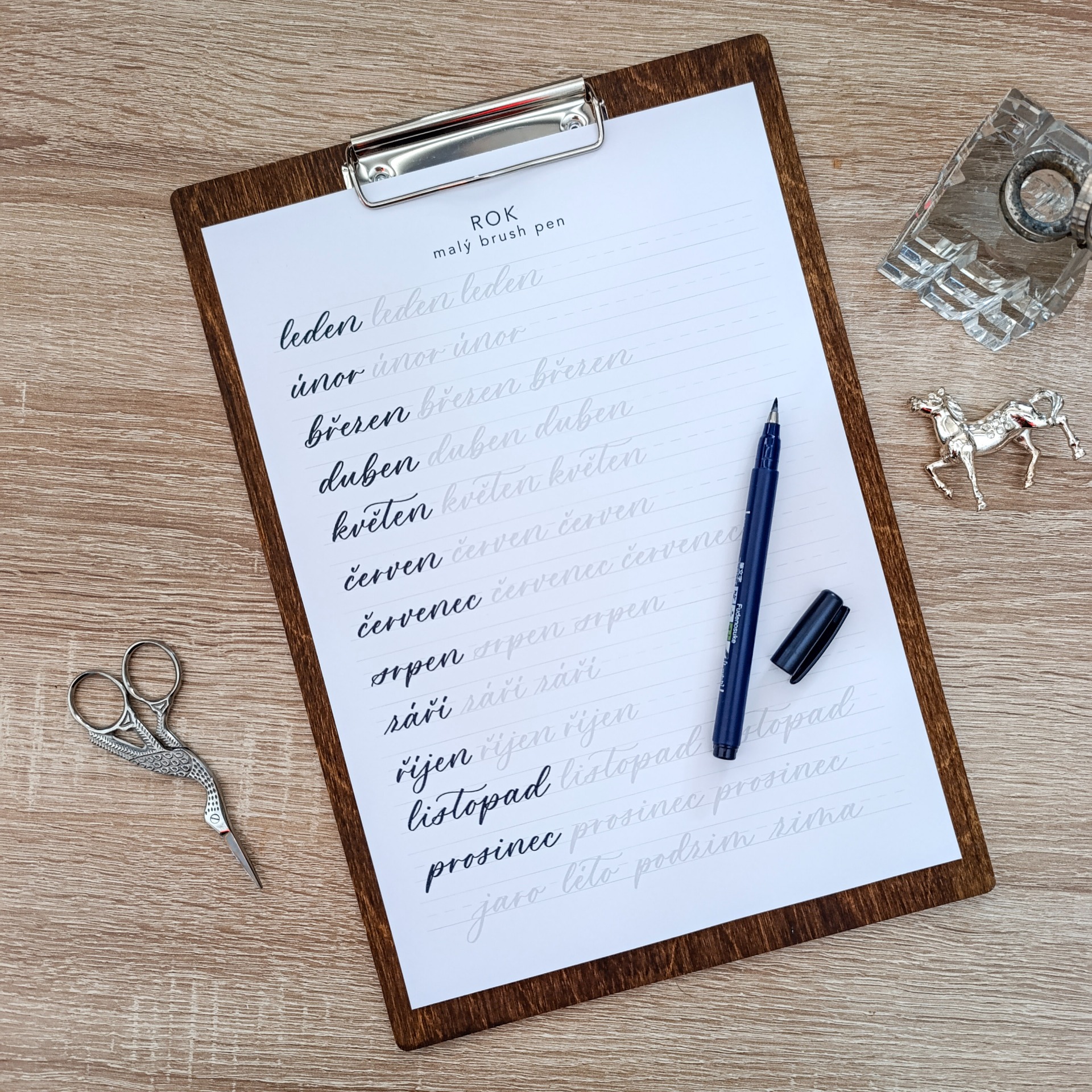 Kaligrafická šablona Měsíce